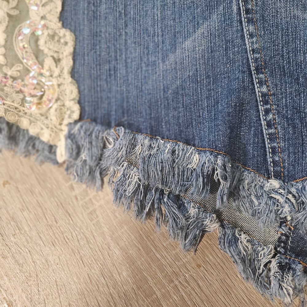 VTG Candie's Y2K Denim Mini Skirt 🍭 Lace Patchwork & Distressed Hem - Sz 5 - Picture 3 of 7